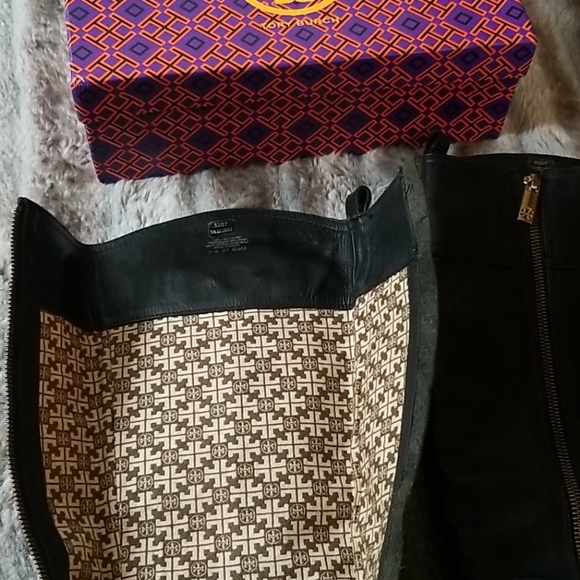 Shoes - Picture 4 of 8